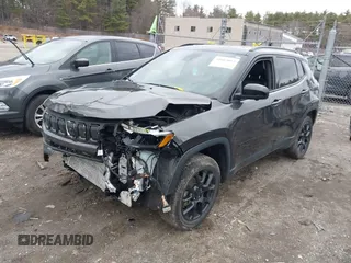 2022 Jeep Compass Latitude с VIN 3C4NJDBB2NT208884, выставлен на аукционе IAAI как лот 41863083 с пробегом 28 029 миль миль и . История ставок и продаж доступна на DreamBid. Изображение 2.