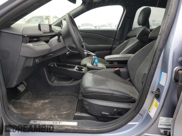 2022 Ford Mustang Mach-E GT z VIN 3FMTK4SX1NMA52309, wystawiony jako Copart lot #49221705 z przebiegiem 24 048 mil mil oraz Szkoda całkowita • Salvage title. Historia ofert i sprzedaży dostępna na DreamBid. Obrazek 7.
