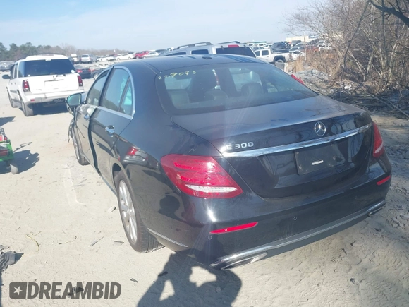 2017 Mercedes-Benz E-Class E 300 Luxury with VIN WDDZF4JB8HA098512, listed as a IAAI auction lot 41680421 with 62,334 mi miles. Bid and sale history available at carsss.com. Image 3.