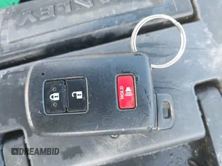 2020 Toyota Tacoma SR5 z VIN 5TFCZ5AN9LX216032, wystawiony jako IAAI lot #41448197 z przebiegiem 128 581 mil mil oraz . Historia ofert i sprzedaży dostępna na DreamBid. Obrazek 11.