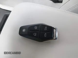 2023 Fisker Ocean Extreme с VIN VCF1EBU23PG006972, выставлен на аукционе IAAI как лот 42236647 с пробегом Не указан миль и . История ставок и продаж доступна на DreamBid. Изображение 11.