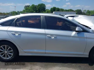 2018 Hyundai Sonata SE z VIN 5NPE24AF9JH613622, wystawiony jako IAAI lot #42071395 z przebiegiem 107 820 mil mil oraz . Historia ofert i sprzedaży dostępna na DreamBid. Obrazek 13.