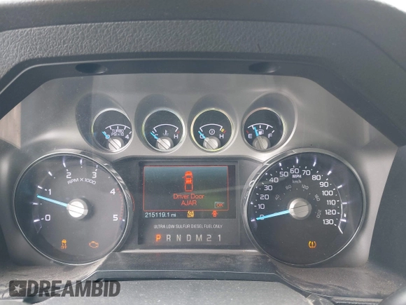 2014 Ford F-250 XL with VIN 1FT7W2BT4EEB31135, listed as a IAAI auction lot 41916247 with 215,119 mi miles. Bid and sale history available at carsss.com. Image 7.