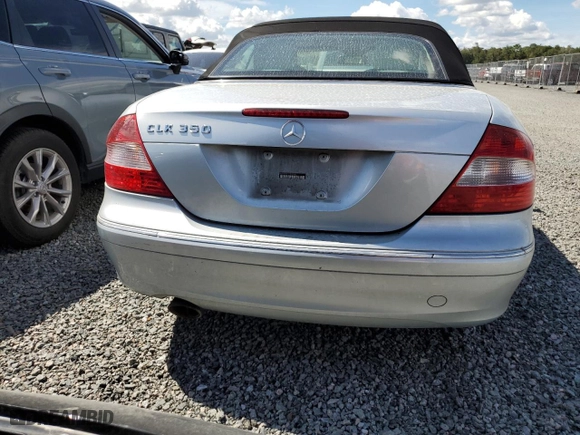 2007 Mercedes-Benz CLK-Class 3.5L with VIN WDBTK56F97T078087, listed as a Copart auction lot 73850774 with 0 mi miles and Salvage Title. Bid and sale history available at carsss.com. Image 6.