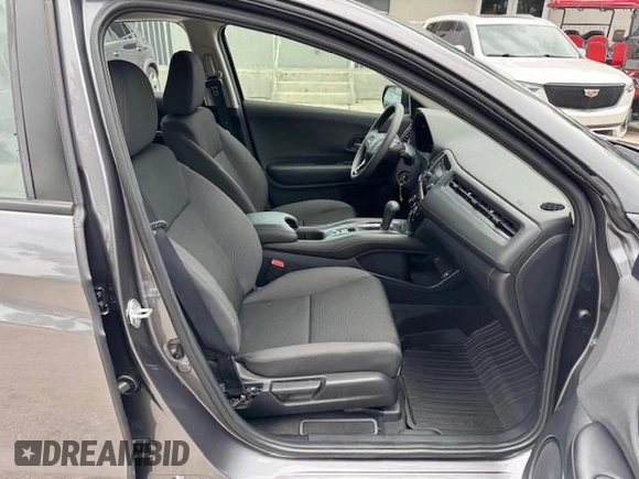 2022 Honda HR-V LX with VIN 3CZRU5H30NM724759, listed as a Copart auction lot 61826825 with 22,745 mi miles and Non repairable. Bid and sale history available at DreamBid. Image 7.