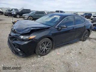 2024 Toyota Camry SE with VIN 4T1S11AK5RU217640, listed as a Copart auction lot 46866005 with 26,657 mi miles and Salvage Title. Bid and sale history available at carsss.com. Image 1.