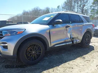 2020 Ford Explorer XLT with VIN 1FMSK7DH8LGA09516, listed as a IAAI auction lot 41650942 with 113,000 mi miles and . Bid and sale history available at carsss.com. Image 6.
