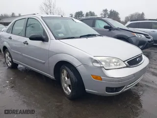 2007 Ford Focus S with VIN 1FAFP34N97W345408, listed as a IAAI auction lot 41860523 with 150,746 mi miles. Bid and sale history available at carsss.com. Image 1.