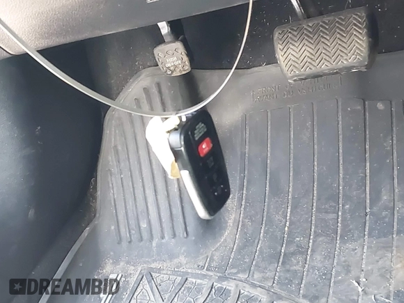 2017 Toyota Prius Plus z VIN JTDKARFP1H3001327, wystawiony jako IAAI lot #41895059 z przebiegiem 91 821 mil mil oraz . Historia ofert i sprzedaży dostępna na DreamBid. Obrazek 10.