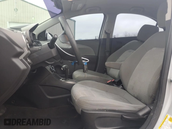 2016 Chevrolet Sonic LS z VIN 1G1JA5SH8G4110193, wystawiony jako Copart lot #45536835 z przebiegiem 116 239 mil mil oraz Szkoda całkowita • Salvage title. Historia ofert i sprzedaży dostępna na DreamBid. Obrazek 7.