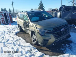 2024 Subaru Ascent Onyx Limited z VIN 4S4WMAKD4R3433008, wystawiony jako IAAI lot #41641920 z przebiegiem 10 139 mil mil oraz . Historia ofert i sprzedaży dostępna na DreamBid. Obrazek 1.
