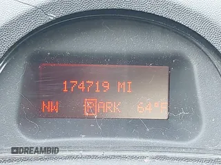 2008 Pontiac Grand Prix z VIN 2G2WP552981114984, wystawiony jako IAAI lot #42351028 z przebiegiem 174 719 mil mil oraz . Historia ofert i sprzedaży dostępna na DreamBid. Obrazek 7.
