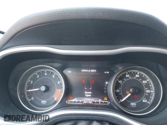2014 Jeep Cherokee Trailhawk z VIN 1C4PJMBSXEW273520, wystawiony jako IAAI lot #42569063 z przebiegiem 137 585 mil mil oraz . Historia ofert i sprzedaży dostępna na DreamBid. Obrazek 7.