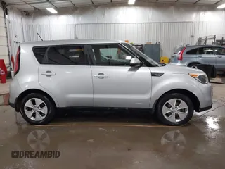 2014 Kia Soul with VIN KNDJN2A21E7701162, listed as a IAAI auction lot 41386456 with 111,992 mi miles. Bid and sale history available at carsss.com. Image 14.