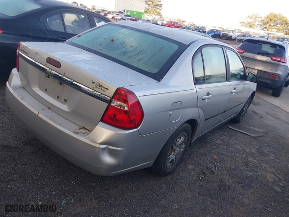 2005 Chevrolet Malibu with VIN 1G1ZS52F55F212387, listed as a IAAI auction lot 41994212 with 227,576 mi miles. Bid and sale history available at carsss.com. Image 4.