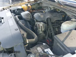 2004 Chevrolet Silverado 2500HD LS z VIN 1GCHK23U84F176806, wystawiony jako IAAI lot #43030117 z przebiegiem Nie podano mil oraz . Historia ofert i sprzedaży dostępna na DreamBid. Obrazek 20.