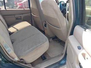 1997 Ford Explorer XLT z VIN 1FMDU35P3VZB23593, wystawiony jako IAAI lot #42809252 z przebiegiem 158 651 mil mil oraz . Historia ofert i sprzedaży dostępna na DreamBid. Obrazek 8.