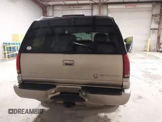 1999 Cadillac Escalade z VIN 1GYEK13RXXR413480, wystawiony jako IAAI lot #41552688 z przebiegiem 214 501 mil mil oraz . Historia ofert i sprzedaży dostępna na DreamBid. Obrazek 16.