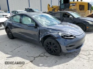 2023 Tesla Model 3 z VIN 5YJ3E1EA0PF677471, wystawiony jako Copart lot #57661625 z przebiegiem 20 326 mil mil oraz Szkoda całkowita • Salvage title. Historia ofert i sprzedaży dostępna na DreamBid. Obrazek 4.