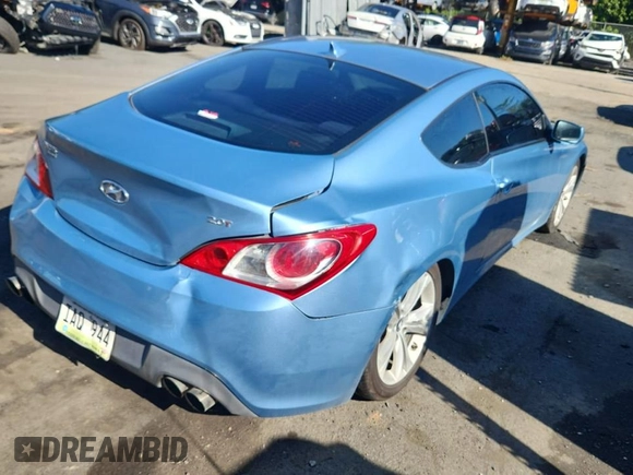2010 Hyundai Genesis Coupe z VIN KMHHT6KD8AU031970, wystawiony jako Copart lot #46570575 z przebiegiem 102 783 mil mil oraz Czysty tytuł • Clean title. Historia ofert i sprzedaży dostępna na DreamBid. Obrazek 2.