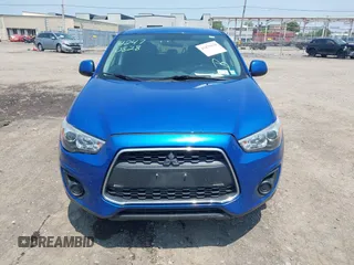 2015 Mitsubishi Outlander ES z VIN 4A4AR3AW9FE050253, wystawiony jako IAAI lot #42470828 z przebiegiem 91 875 mil mil oraz . Historia ofert i sprzedaży dostępna na DreamBid. Obrazek 12.
