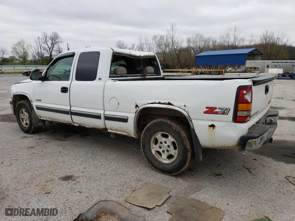 2000 Chevrolet Silverado 1500 LS with VIN 1GCEK19TXYZ181702, listed as a Copart auction lot 50802875 with 302,705 mi miles and Salvage Title. Bid and sale history available at carsss.com. Image 2.