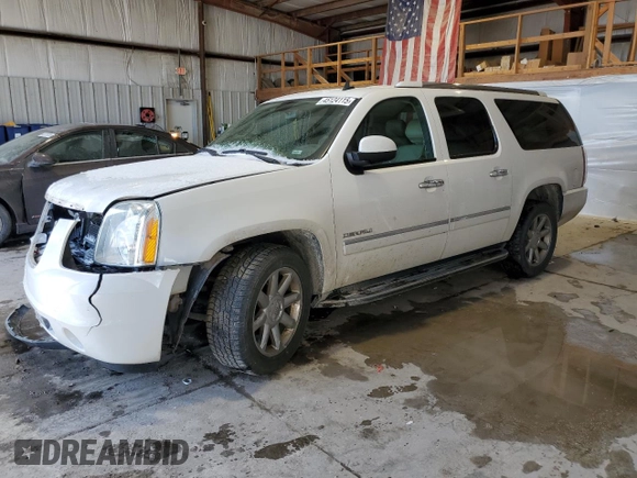 2014 GMC Yukon XL Denali with VIN 1GKS2MEF0ER158546, listed as a Copart auction lot 45124115 with 249,143 mi miles and Salvage Title. Bid and sale history available at carsss.com. Image 1.