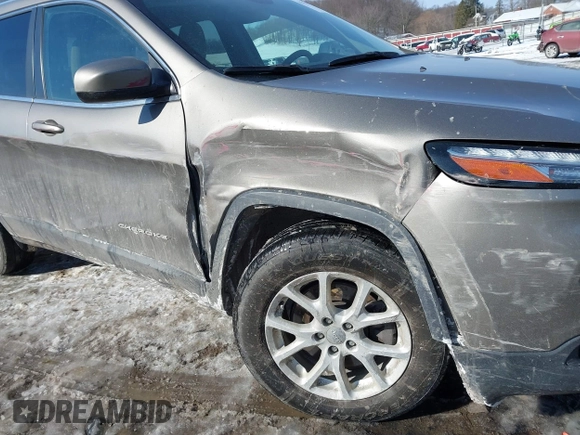 2018 Jeep Cherokee Latitude z VIN 1C4PJMCX2JD570426, wystawiony jako IAAI lot #41394183 z przebiegiem 182 419 mil mil oraz . Historia ofert i sprzedaży dostępna na DreamBid. Obrazek 6.