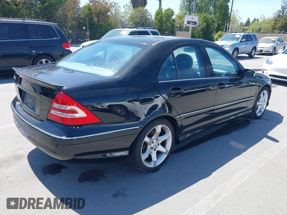 2007 Mercedes-Benz C 230 Sport z VIN WDBRF52H27F931854, wystawiony jako IAAI lot #42154149 z przebiegiem 187 730 mil mil oraz . Historia ofert i sprzedaży dostępna na DreamBid. Obrazek 4.