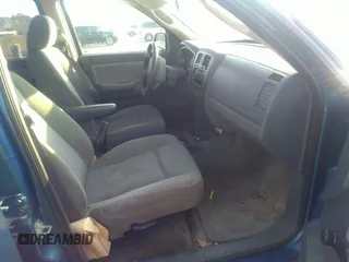 2006 Dodge Dakota ST with VIN 1D7HE28K16S527599, listed as a IAAI auction lot 41535854 with 295,983 mi miles and . Bid and sale history available at carsss.com. Image 5.