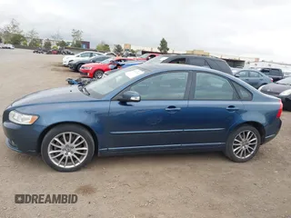 2009 Volvo S40 2.4L с VIN YV1MS382292445158, выставлен на аукционе IAAI как лот 42032933 с пробегом 129 025 миль миль и . История ставок и продаж доступна на DreamBid. Изображение 14.