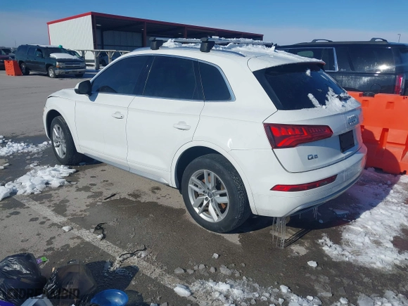 2020 Audi Q5 Premium with VIN WA1ANAFY4L2063453, listed as a IAAI auction lot 41334895 with 97,274 mi miles. Bid and sale history available at carsss.com. Image 3.