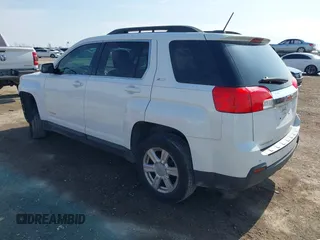 2015 GMC Terrain SLT z VIN 2GKALSEKXF6303261, wystawiony jako IAAI lot #41587386 z przebiegiem 132 260 mil mil oraz . Historia ofert i sprzedaży dostępna na DreamBid. Obrazek 3.