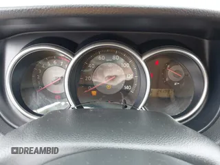2007 Nissan Versa SL z VIN 3N1BC13E97L383420, wystawiony jako IAAI lot #42254796 z przebiegiem 141 987 mil mil oraz . Historia ofert i sprzedaży dostępna na DreamBid. Obrazek 7.