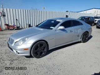 2008 Mercedes-Benz CLS-Class 5.5L with VIN WDDDJ72X98A136138, listed as a Copart auction lot 50727825 with 142,641 mi miles and Salvage Title. Bid and sale history available at carsss.com. Image 1.