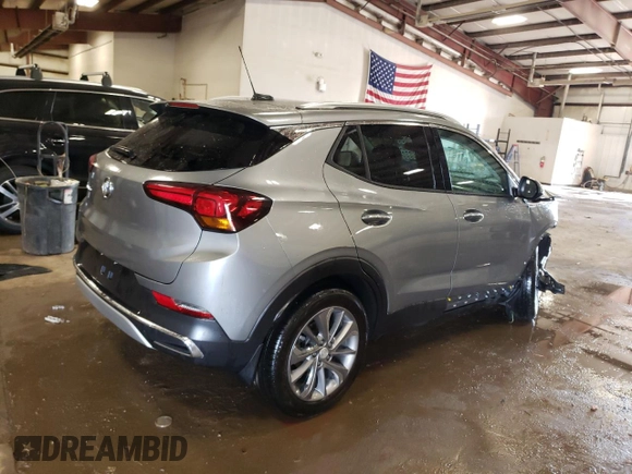 2023 Buick Encore GX Essence z VIN KL4MMFSL7PB064089, wystawiony jako Copart lot #59337995 z przebiegiem Nie podano mil oraz Nie do naprawy • Non repairable. Historia ofert i sprzedaży dostępna na DreamBid. Obrazek 3.