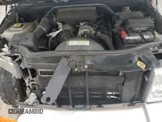 2008 Jeep Commander Sport with VIN 1J8HH48K98C153360, listed as a Copart auction lot 43622395 with 208,773 mi miles and Salvage title. Bid and sale history available at DreamBid. Image 13.