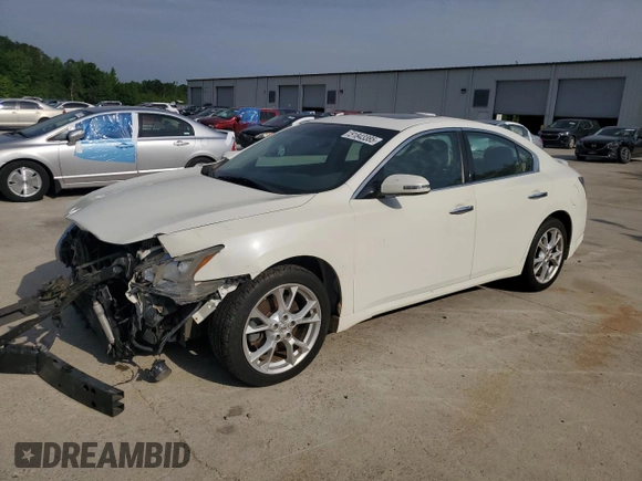2014 Nissan Maxima SV z VIN 1N4AA5AP4EC446058, wystawiony jako Copart lot #51843385 z przebiegiem 98 481 mil mil oraz Szkoda całkowita • Salvage title. Historia ofert i sprzedaży dostępna na DreamBid. Obrazek 1.