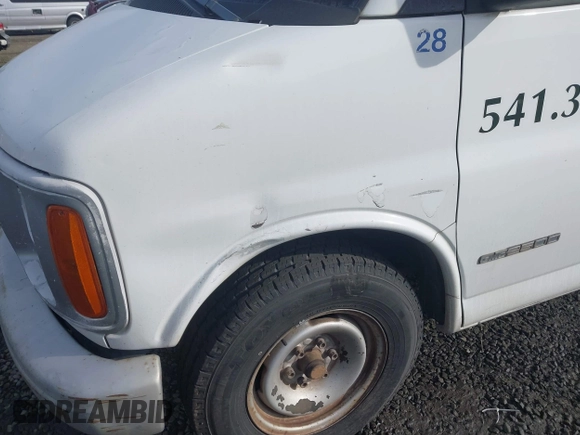 2001 GMC Savana z VIN 1GTFG25M511903592, wystawiony jako IAAI lot #41366465 z przebiegiem Nie podano mil oraz . Historia ofert i sprzedaży dostępna na DreamBid. Obrazek 12.