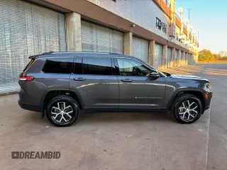 2023 Jeep Grand Cherokee Limited z VIN 1C4RJKBG4P8840711, wystawiony jako Copart lot #56185315 z przebiegiem 8 076 mil mil oraz Szkoda całkowita • Salvage title. Historia ofert i sprzedaży dostępna na DreamBid. Obrazek 15.