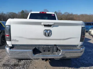2018 Ram 2500 Tradesman with VIN 3C6UR5HJ0JG216906, listed as a IAAI auction lot 41409441 with 122,401 mi miles. Bid and sale history available at carsss.com. Image 16.