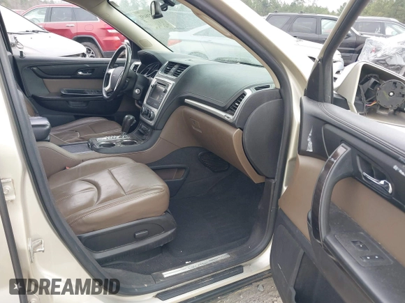 2013 GMC Acadia SLT with VIN 1GKKRRKD8DJ159890, listed as a IAAI auction lot 41738458 with 199,765 mi miles. Bid and sale history available at carsss.com. Image 5.