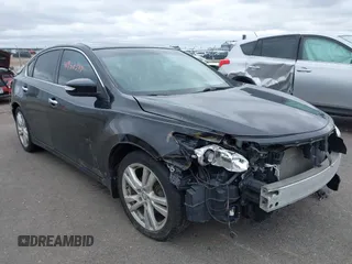 2013 Nissan Altima SV z VIN 1N4BL3AP5DC236165, wystawiony jako IAAI lot #41938337 z przebiegiem 108 136 mil mil oraz . Historia ofert i sprzedaży dostępna na DreamBid. Obrazek 1.