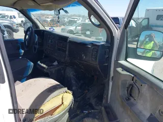 2008 Chevrolet Express Cargo Van with VIN 1GCGG25C381184266, listed as a IAAI auction lot 41833807 with 472,299 mi miles. Bid and sale history available at carsss.com. Image 5.