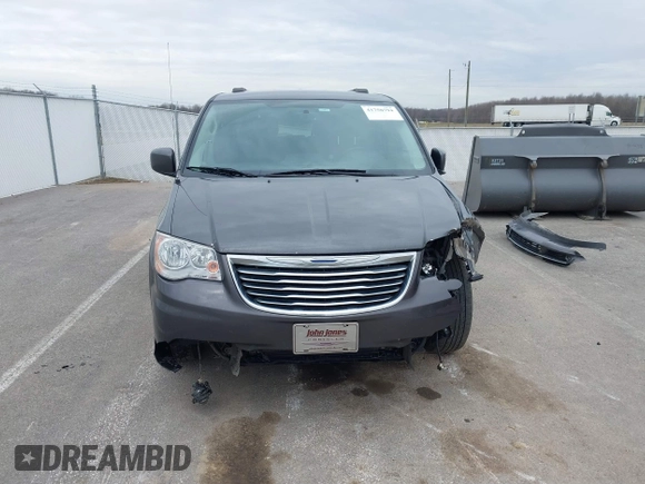 2016 Chrysler Town & Country Touring with VIN 2C4RC1BG4GR231224, listed as a IAAI auction lot 41750794 with 225,907 mi miles. Bid and sale history available at carsss.com. Image 13.
