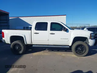 2010 Chevrolet Silverado 1500 with VIN 3GCXKSE27AG175213, listed as a IAAI auction lot 41622417 with 247,053 mi miles and . Bid and sale history available at DreamBid. Image 13.