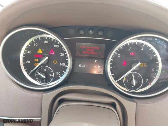 2011 Mercedes-Benz GL-Class GL 450 with VIN 4JGBF7BE6BA744591, listed as a IAAI auction lot 42047641 with 1 mi miles. Bid and sale history available at carsss.com. Image 7.