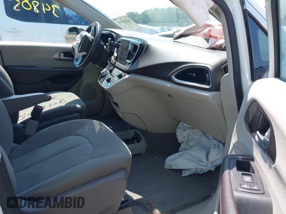 2017 Chrysler Pacifica Touring with VIN 2C4RC1DG4HR533711, listed as a IAAI auction lot 42434805 with 141,859 mi miles and . Bid and sale history available at DreamBid. Image 5.