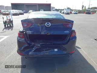 2020 Mazda 3 Select с VIN 3MZBPACL9LM131720, выставлен на аукционе IAAI как лот 41699018 с пробегом 63 627 миль миль и . История ставок и продаж доступна на DreamBid. Изображение 17.