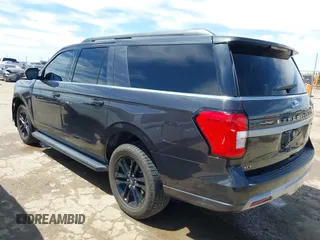 2024 Ford Expedition Max XLT with VIN 1FMJK1H87REA37010, listed as a IAAI auction lot 42169128 with 18,478 mi miles and . Bid and sale history available at DreamBid. Image 3.